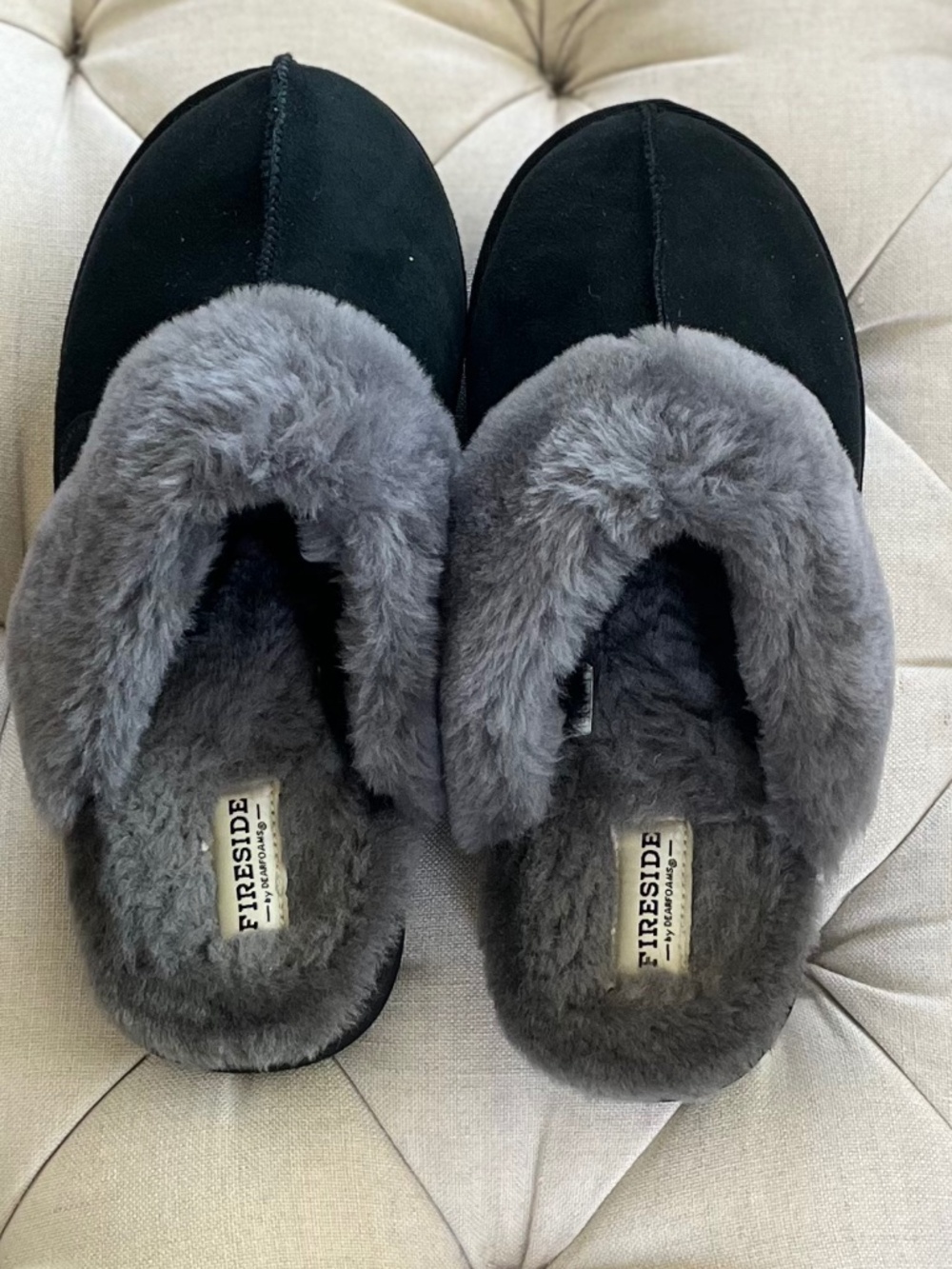 Fireside by Dearfoams Women’s Sydney Slippers Black w/Gray Fur 9.5